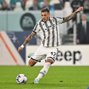 Số 5 Argentina - "Dân văn phòng" Leandro Paredes