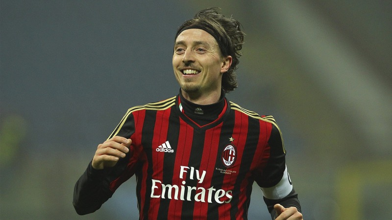 Cầu thủ Riccardo Montolivo - Sự kỳ vọng quá lớn để thay thế huyền thoại