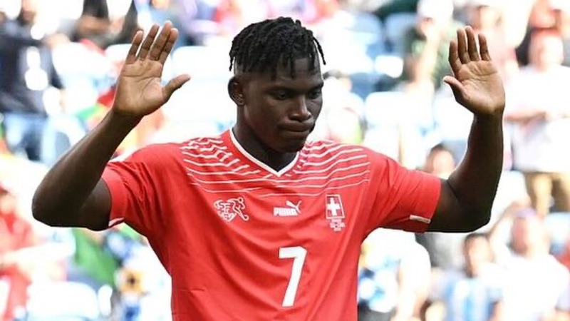 Cầu thủ Breel Embolo - Ngôi sao người Thụy Sĩ với sự trả thù ấn tượng