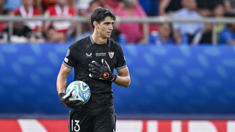 Thủ môn Yassine Bounou - Lựa chọn thất vọng sau giải đấu để đời